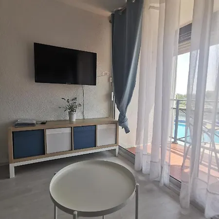 Meuble 4 A 6 Couchages Le Lagon Bleu Du Roi * Le Grau-du-Roi